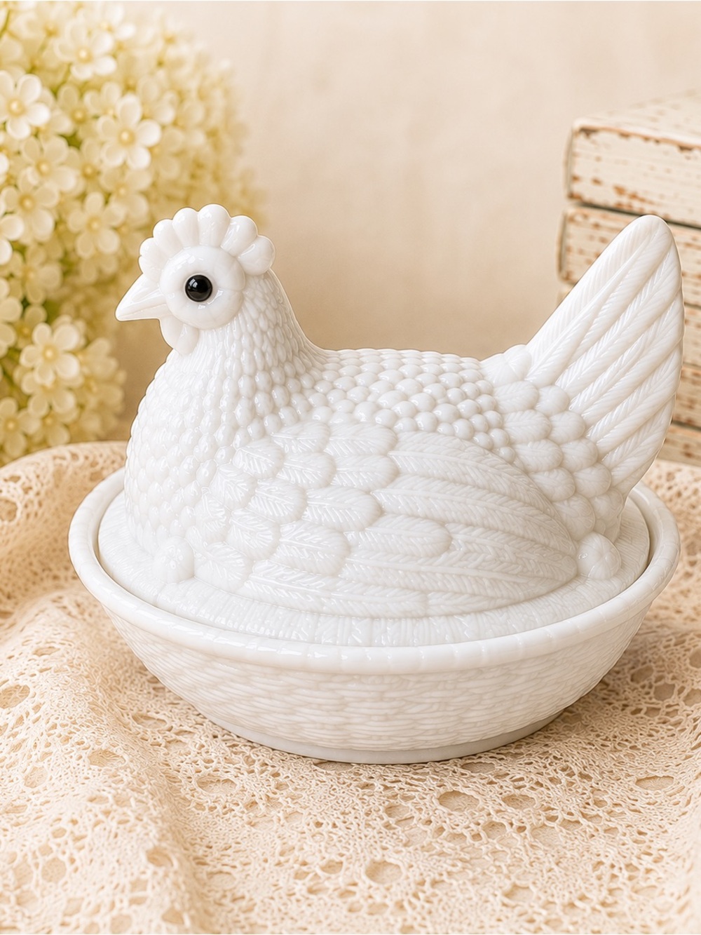 Vintage Westmoreland Milk Glass Hen on Nest 7” Split Tail Brown Glass Eyes